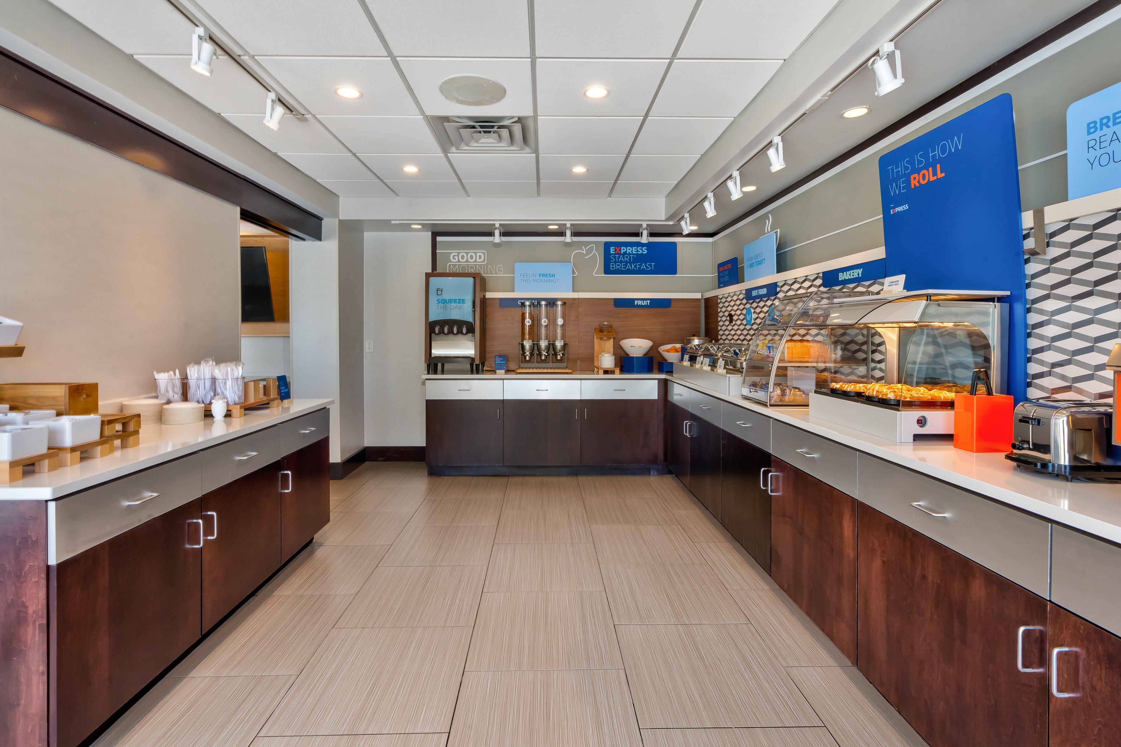 Holiday Express East By Ihg Inn 3*